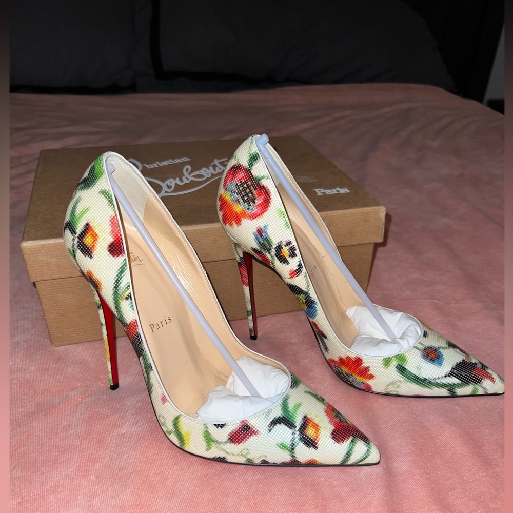 Christian Louboutin So Kate Mosaique
